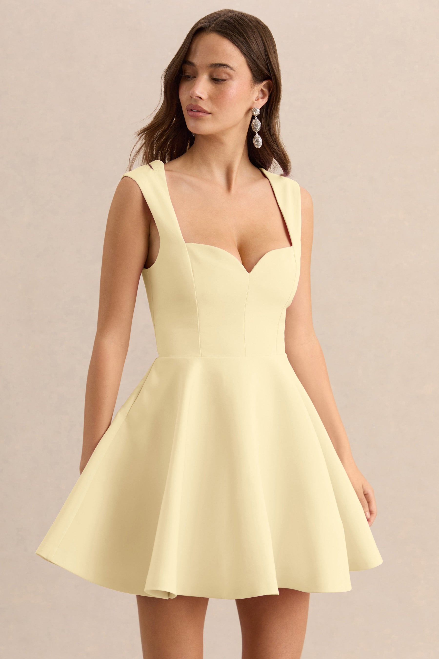Katya | Mini-robe patineuse à encolure en cœur citron
